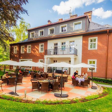 Manor House Hotel Broumov Ngoại thất bức ảnh