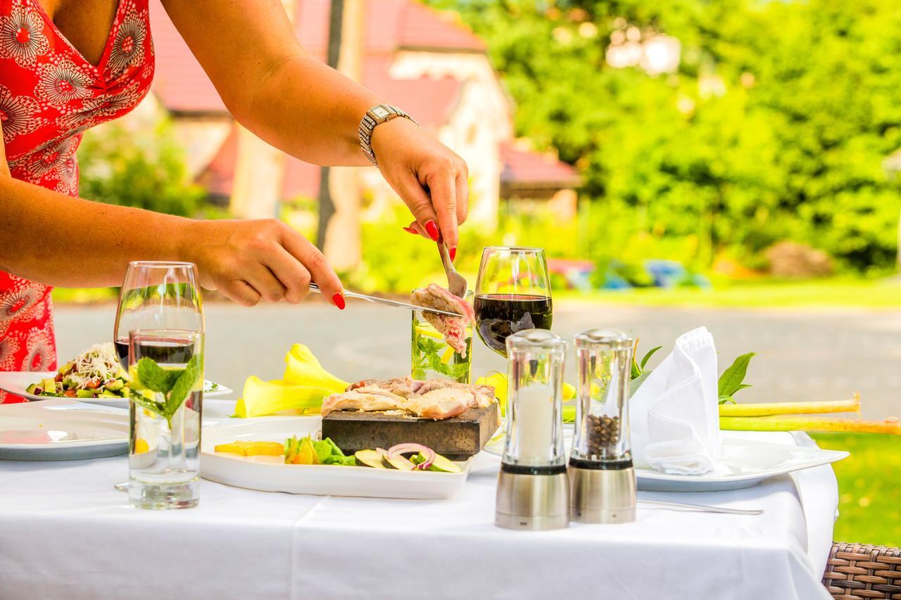 Manor House Hotel Broumov Ngoại thất bức ảnh