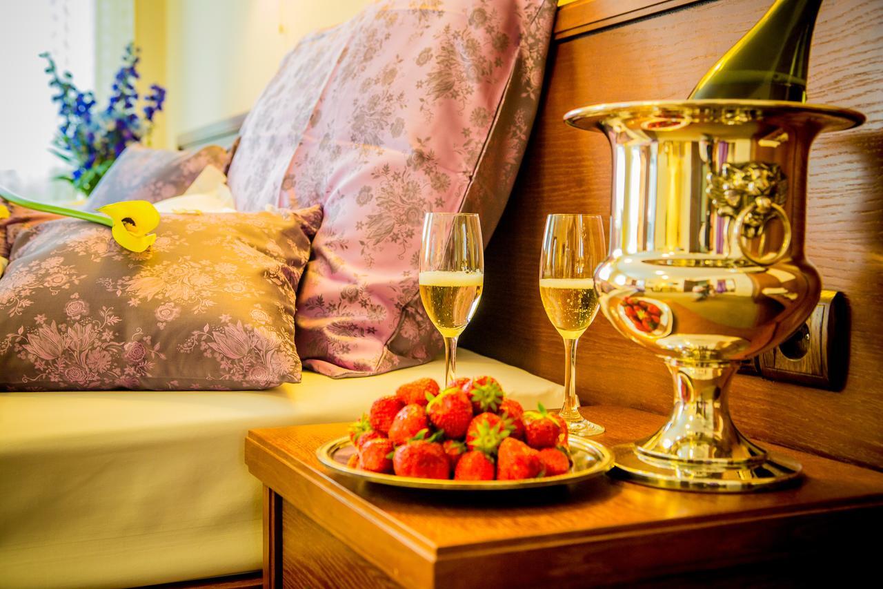 Manor House Hotel Broumov Ngoại thất bức ảnh